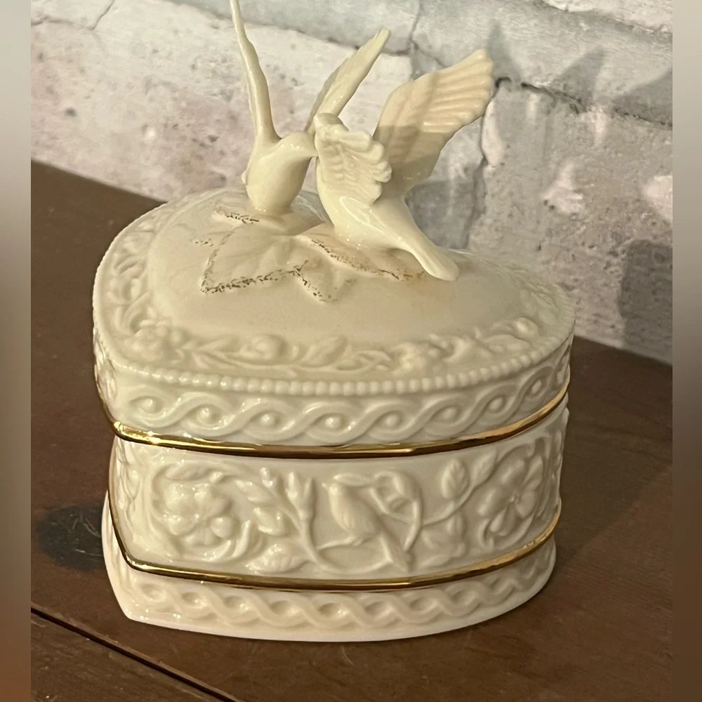 Lenox Doves Of Peace Heart Trinket Box‎ Wings Of Love Intricate Floral Gold Trim